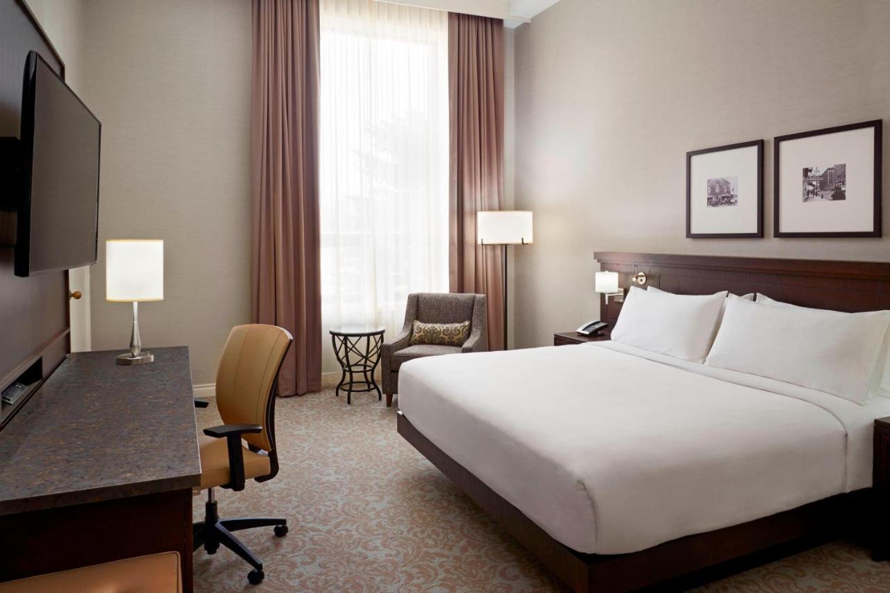 Delta Hotels By Marriott London Armouries Екстер'єр фото