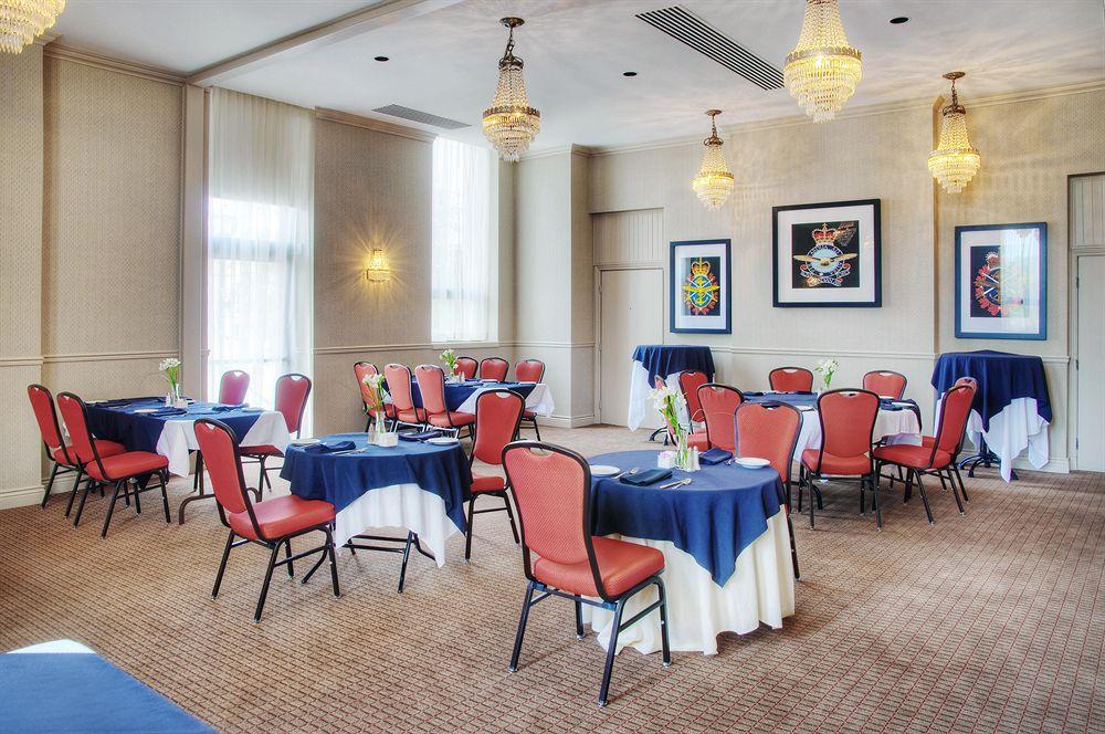 Delta Hotels By Marriott London Armouries Екстер'єр фото
