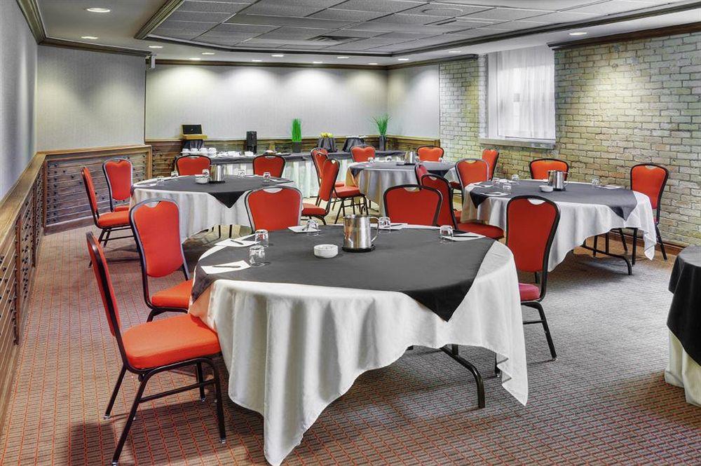 Delta Hotels By Marriott London Armouries Екстер'єр фото