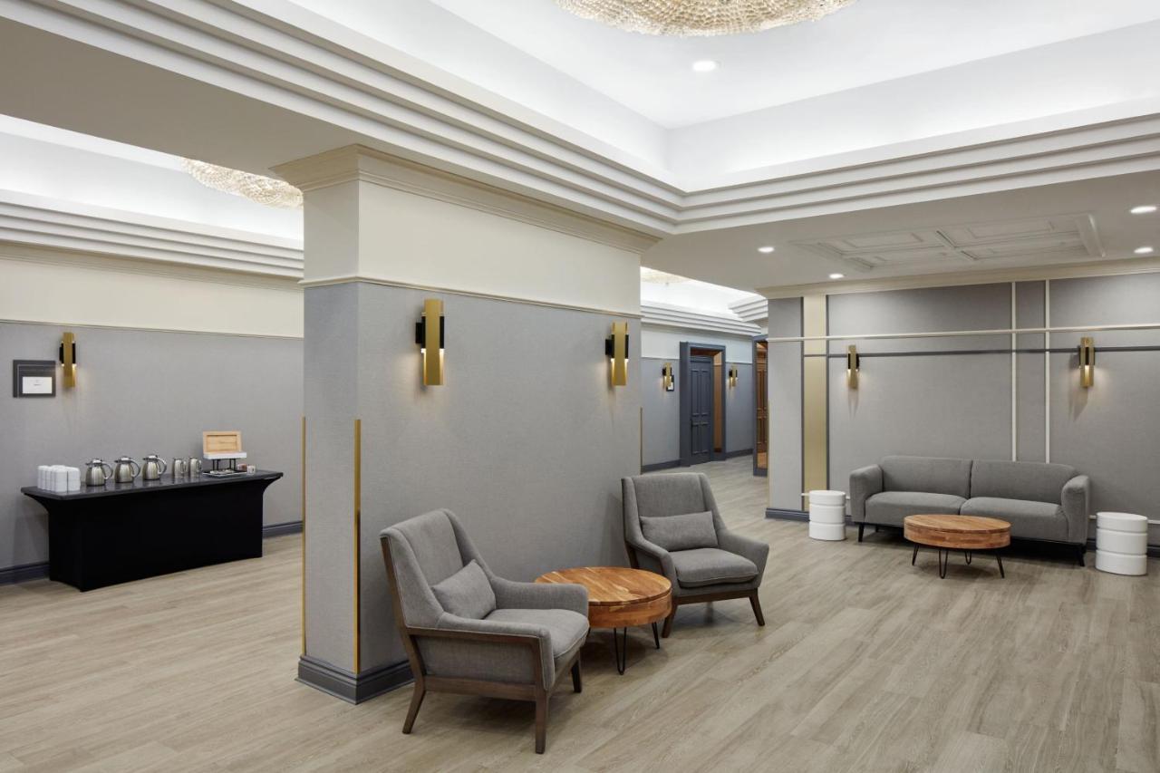 Delta Hotels By Marriott London Armouries Екстер'єр фото