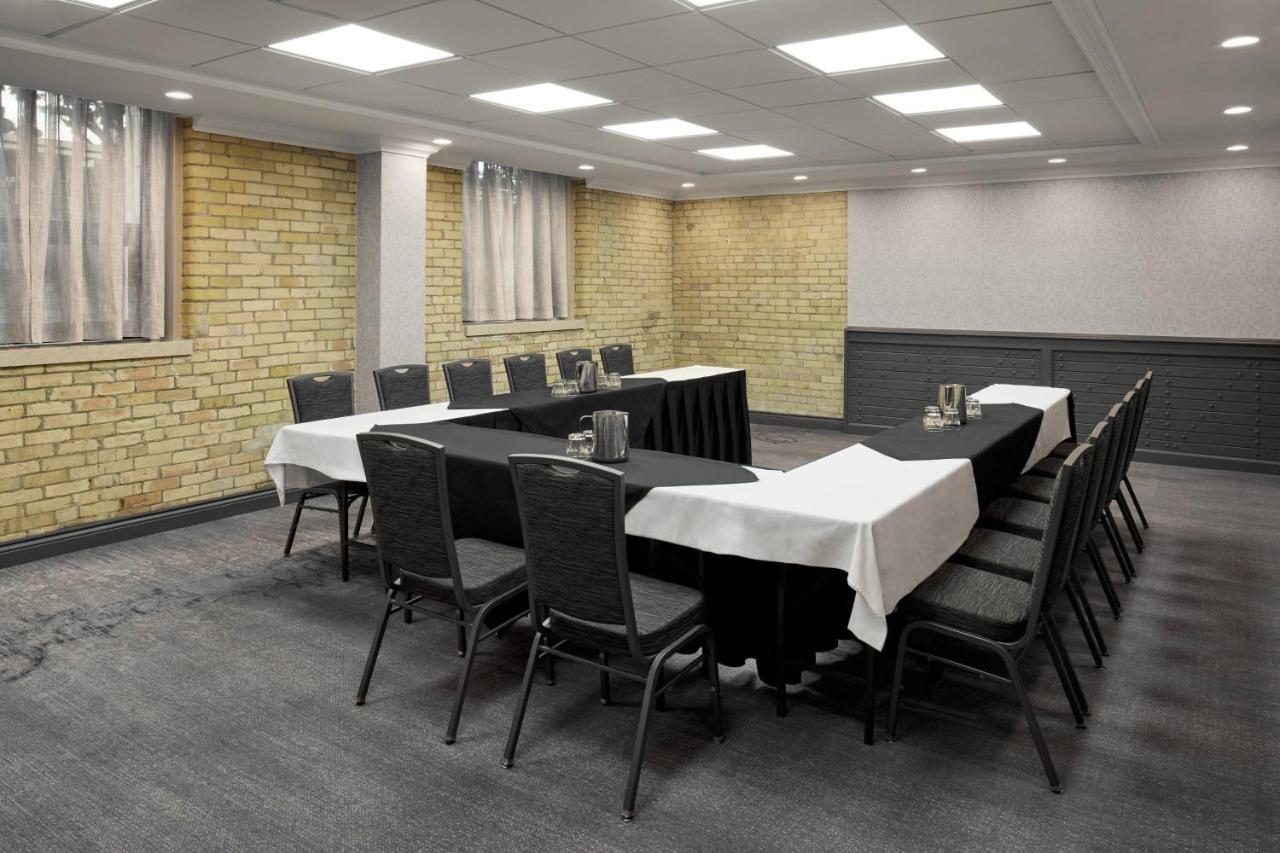 Delta Hotels By Marriott London Armouries Екстер'єр фото