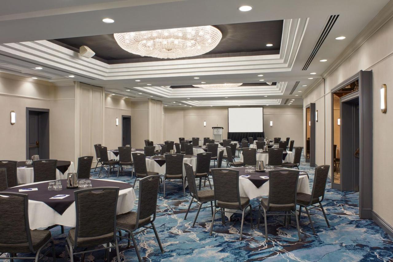 Delta Hotels By Marriott London Armouries Екстер'єр фото