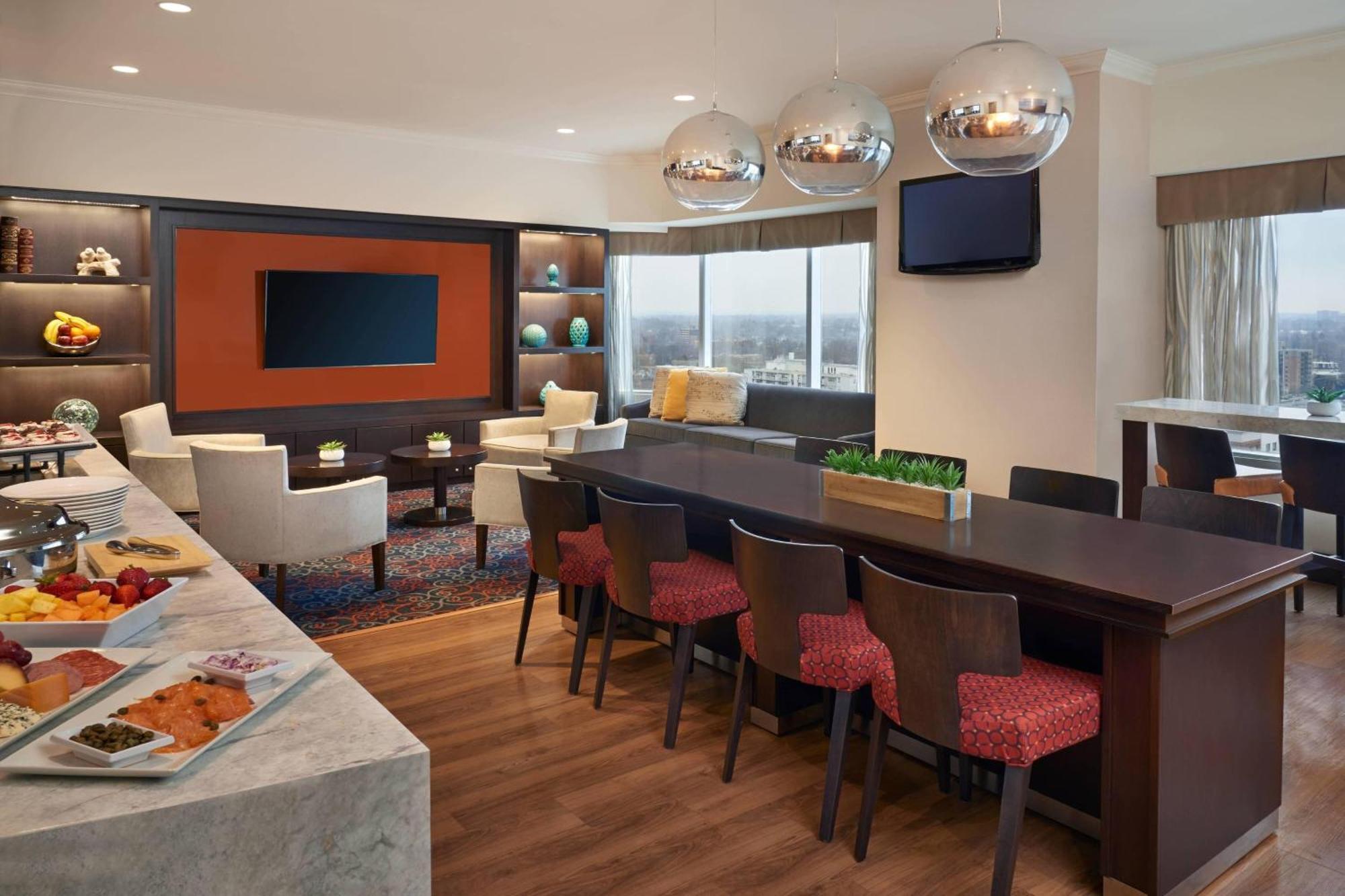 Delta Hotels By Marriott London Armouries Екстер'єр фото