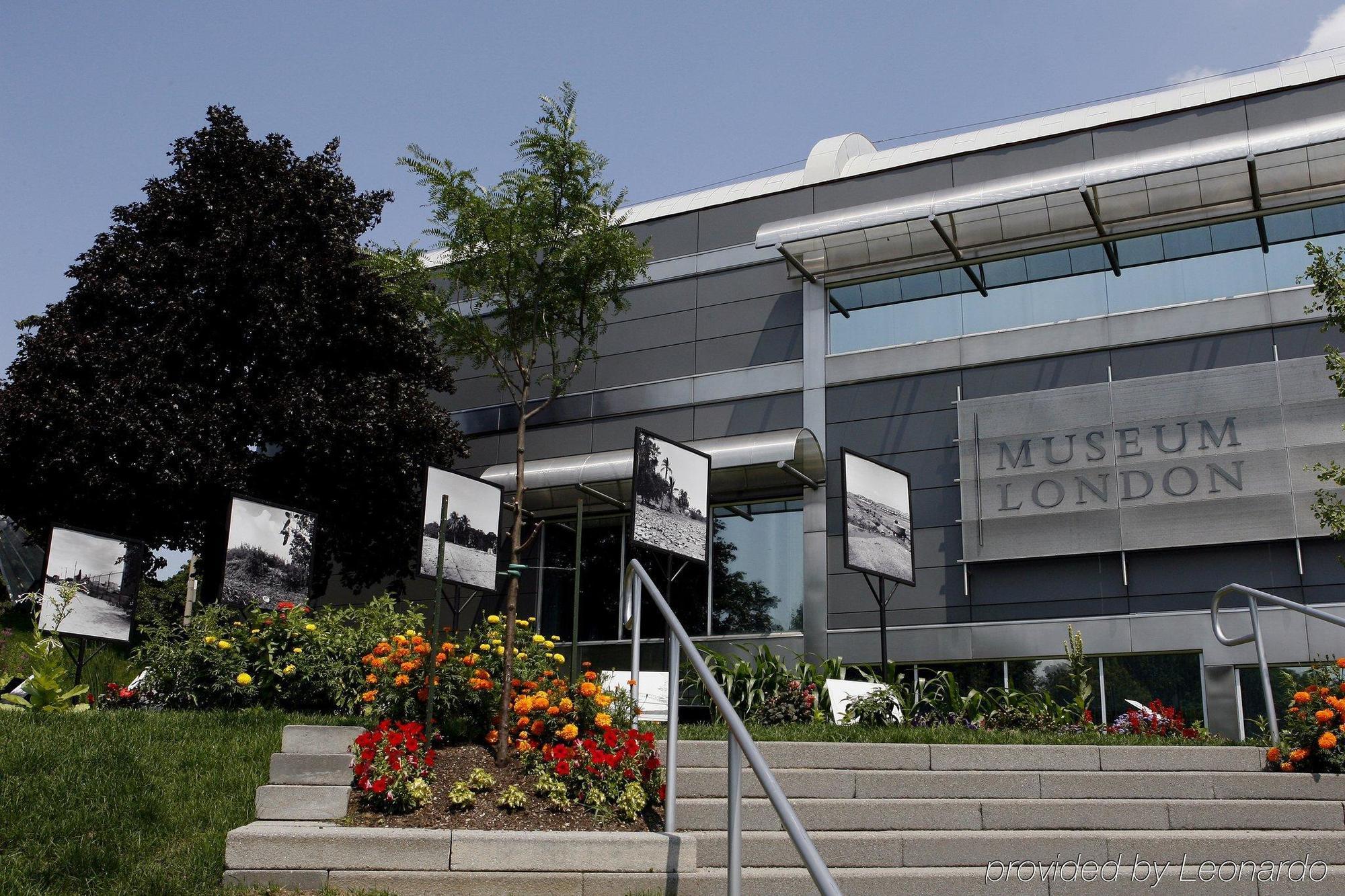 Delta Hotels By Marriott London Armouries Екстер'єр фото