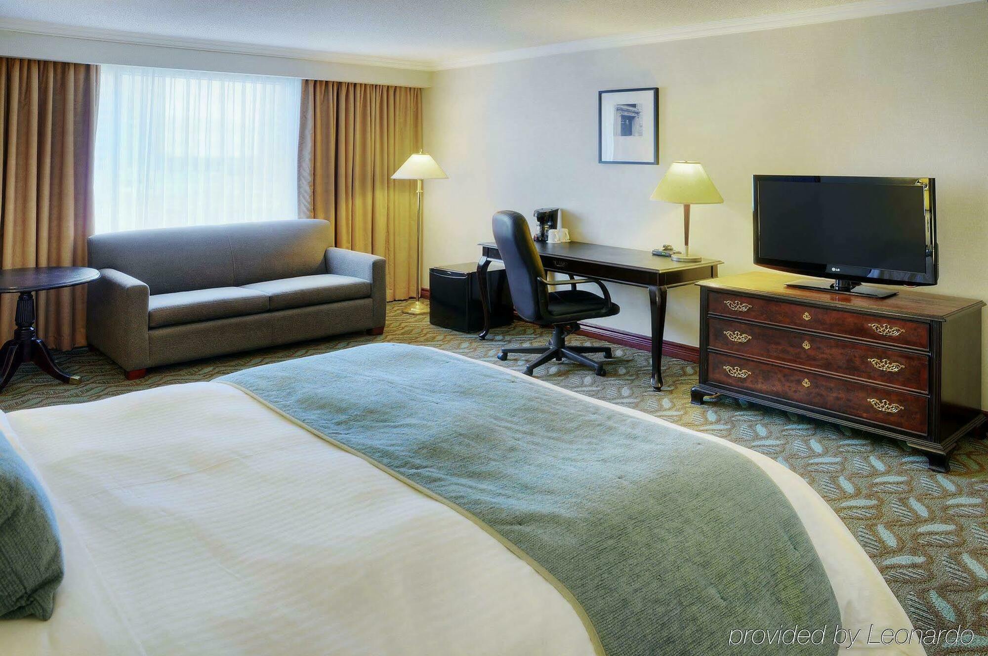Delta Hotels By Marriott London Armouries Номер фото