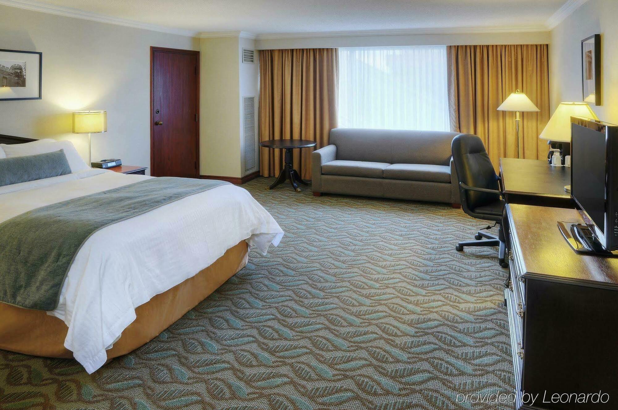 Delta Hotels By Marriott London Armouries Номер фото